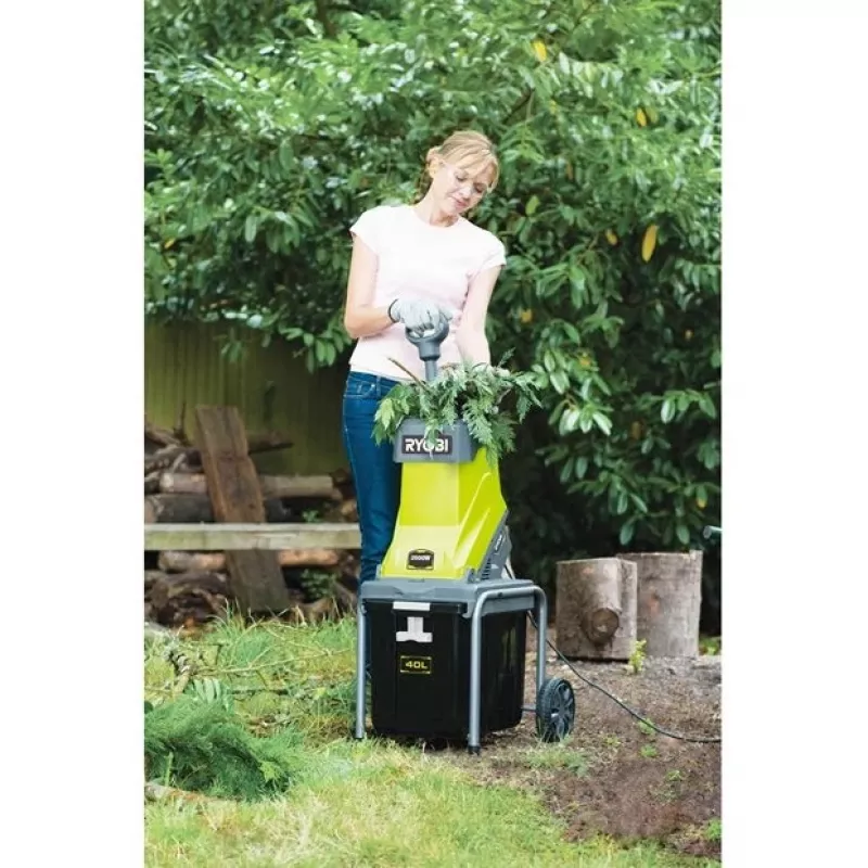 Ryobi RSH2545B záhradný drvič 2500 W 40 L nôž