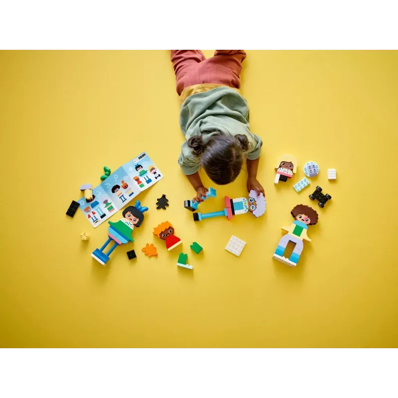 Stavebnica LEGO DUPLO 10423 stavebná sada ľudí, 71 dielov, od 3 rokov, figúrky výška 260 mm