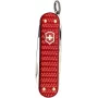 Vreckový nôž Victorinox Classic SD Precious Alox Iconic Red — kompaktný multifunkčný nástroj na kľúče, malá čepeľ, nožnice, pilník na nechty