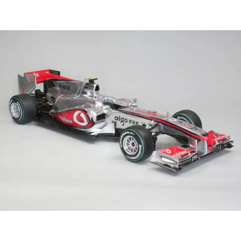 REVELL plastový model McLaren Mercedes MP4-25 Lewis Hamilton — mierka 1:24
