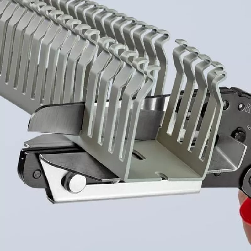Knipex 95 02 21 kliešte
