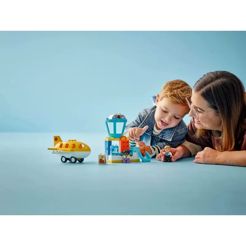 LEGO DUPLO 10443 Prvá návšteva letiska