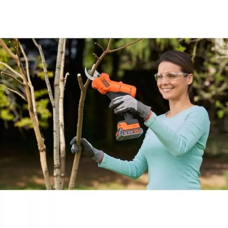 Black & Decker akumulátorové záhradné nožnice 18V/2.0Ah BCPP18D1 Power shear