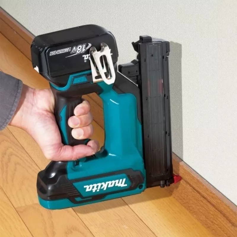 Makita DFN350Z sponkovačka