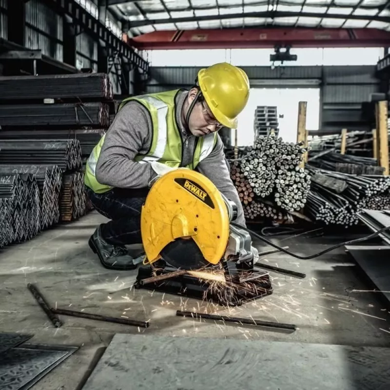 DeWALT D28730-QS stolová pokosová píla 4000 ot/min