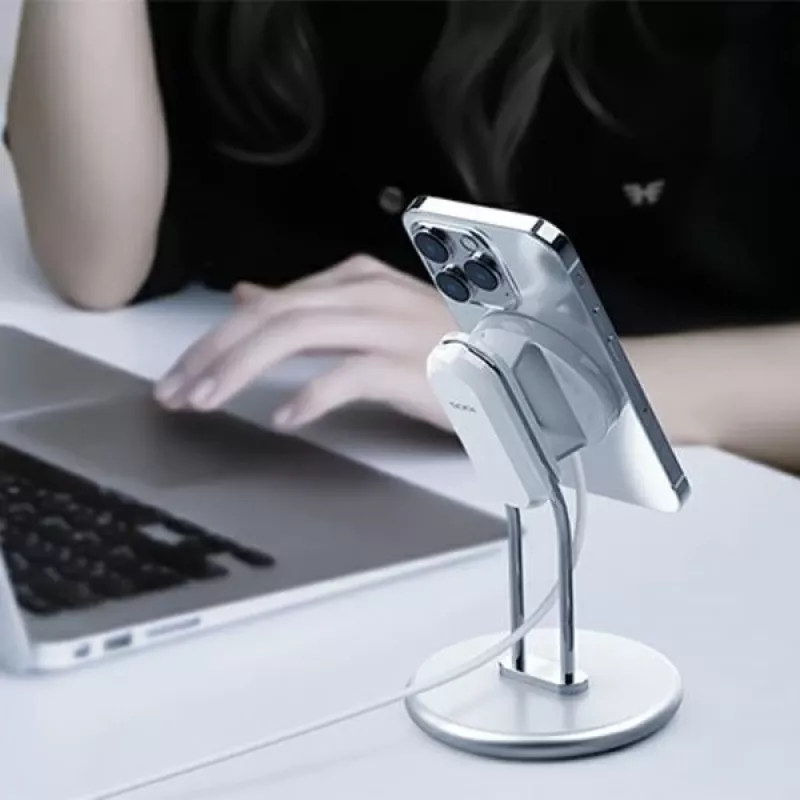Stojan na telefón SODI SIM-300 strieborný MagSafe – stolový držiak pre iPhone kompatibilný s MagSafe