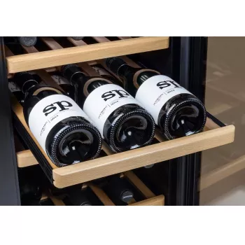 Caso | Vinotéka | WineComfort 24 | energetická trieda G | vitrína | kapacita fliaš 24 fliaš | typ chladenia kompresorová technológia | čierna