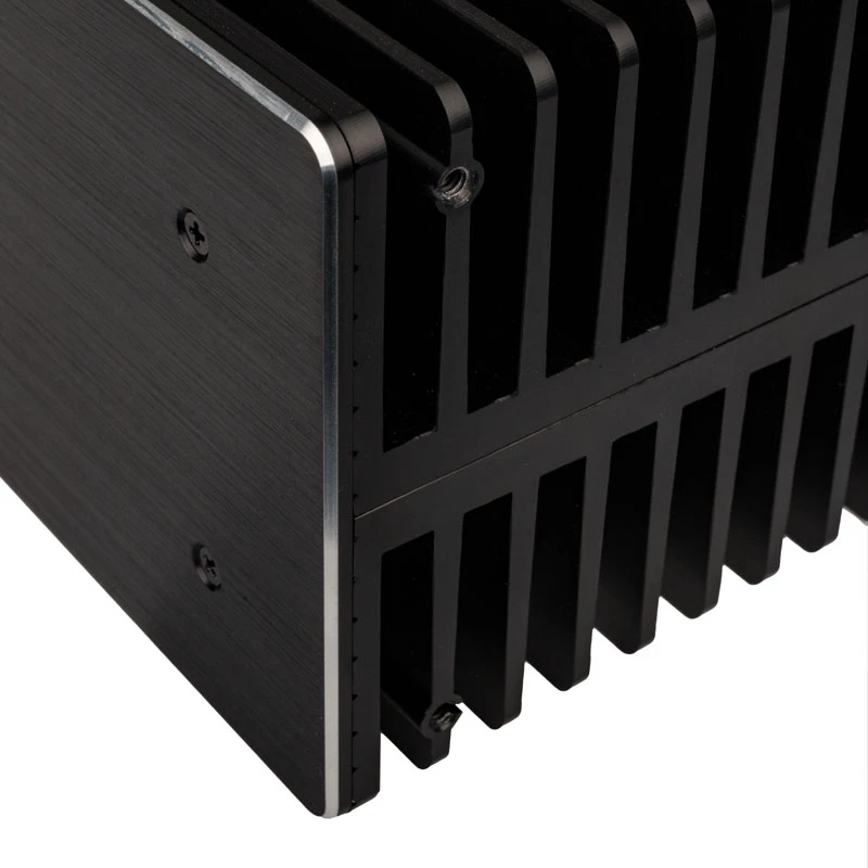 Akasa Turing ABX UCFF Bezventilátorová skriňa pre AMD Mini PC (Gigabyte BRIX 4000U), hliník, čierna