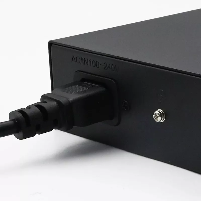 Sieťový switch QOLTEC 52364 — Gigabit Ethernet PoE 16xRJ45, 2xSFP