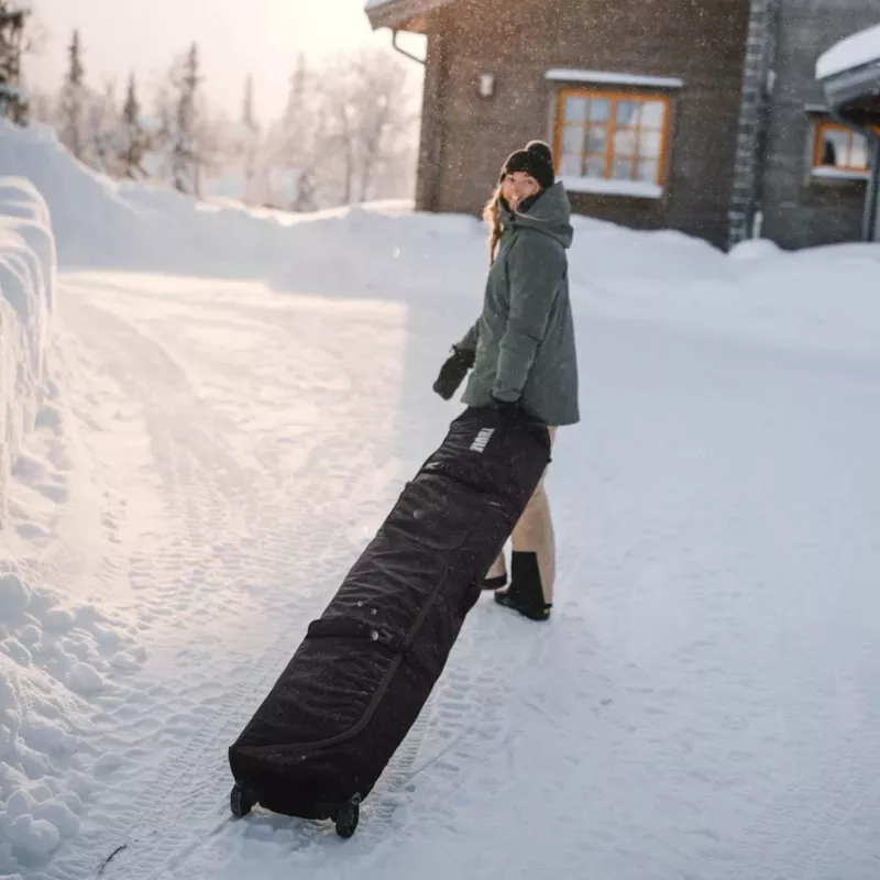 Thule 5176 Roundtrip koliesková taška na snowboard 165 cm čierna