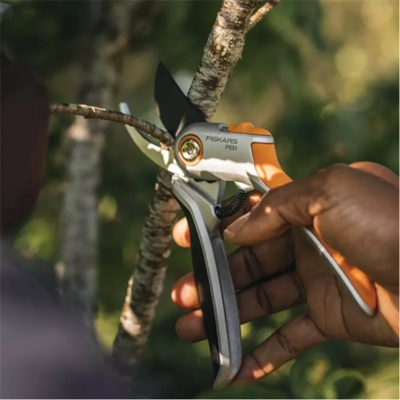 Fiskars 1057168 Plus Metal záhradné nožnice Bypass (1057168)