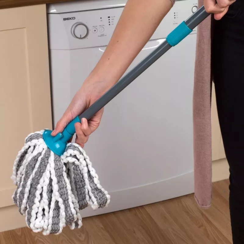 Teleskopická mop Beldray LA049179UFFEU7 s antibac náplňou, nastaviteľná rukoväť