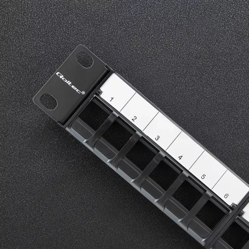 Qoltec 54516 patch panel pre 19-palcový rack, 24 portov, 1U, UTP, čierny