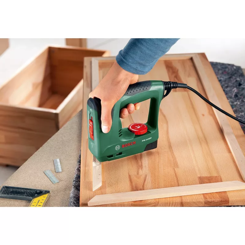 Bosch PTK 14 EDT elektrická sponkovačka sponkovanie