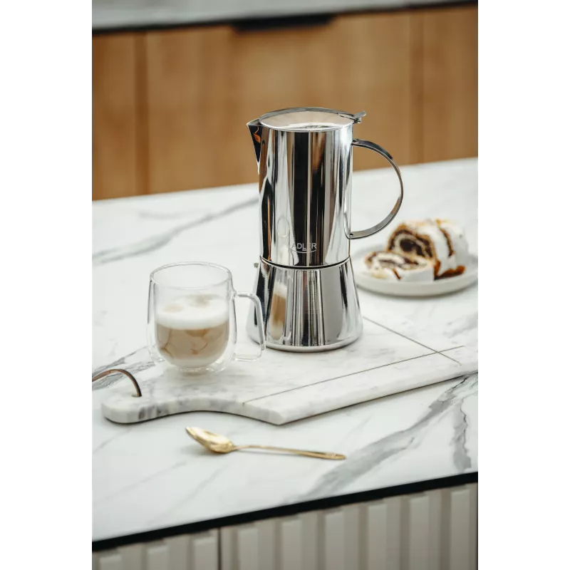 Espresso kávovar Adler AD 4419 — nerezové puzdro, kompaktná veľkosť