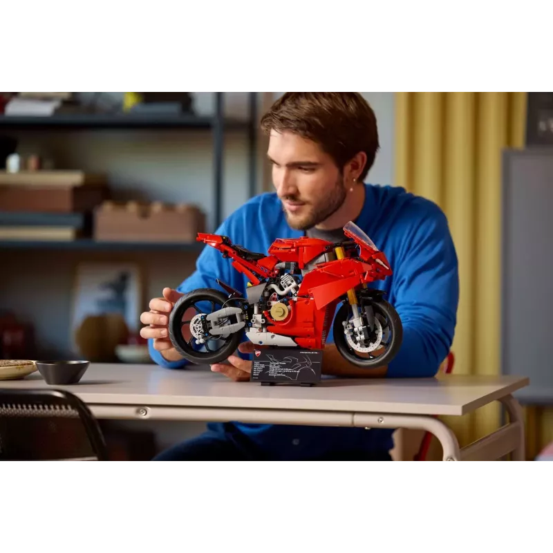 LEGO TECHNIC 42202 Ducati Panigale V4 S motorka