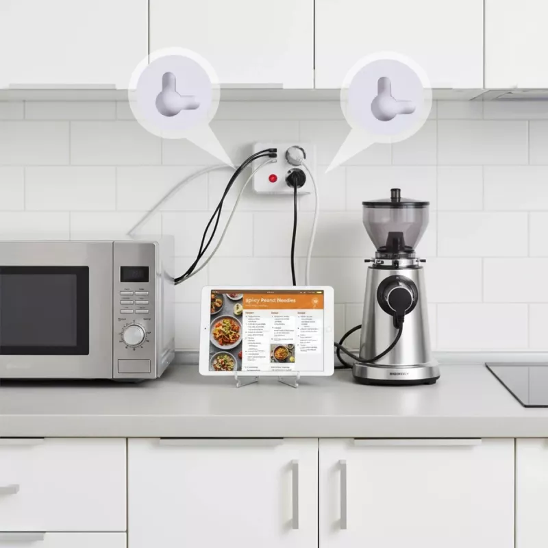 Predlžovacia zásuvka MACLEAN MCE388 W – 2 zásuvky, 3×USB, 110–240V, 2500W, 3 m kábel, biela
