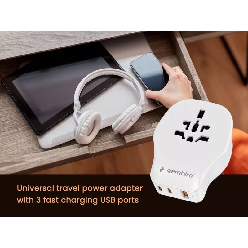 Nástenný cestovný adaptér GEMBIRD TPA-1A2C20-02-W 20W — 1xUSB-A + 2xUSB-C, zástrčka typ G, 100–250 V, biela