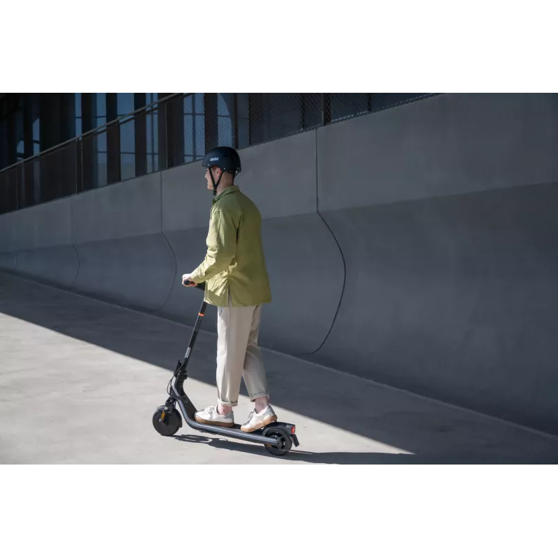 Segway | E2 E II | eKickScooter | 450 W | až do 20 km/h | 8,1 palcov | čierna a sivá