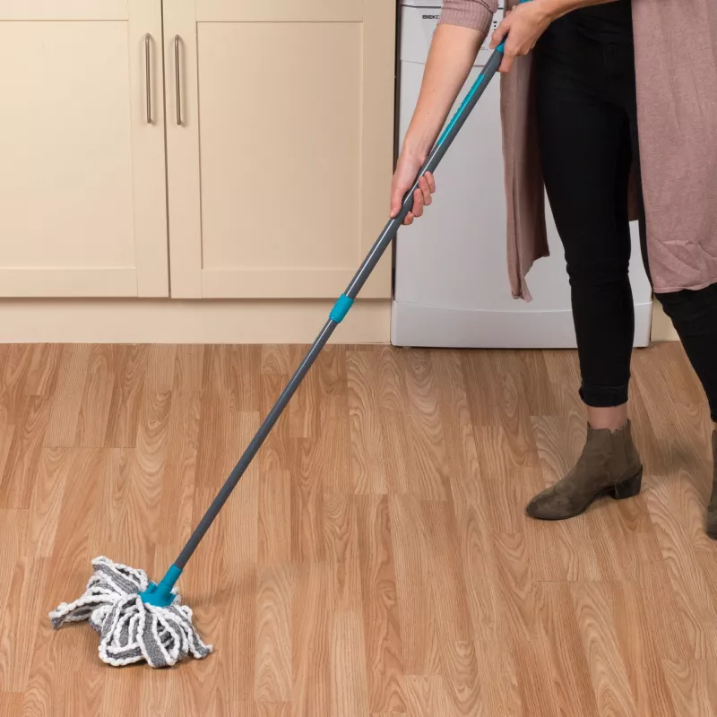 Teleskopická mop Beldray LA049179UFFEU7 s antibac náplňou, nastaviteľná rukoväť