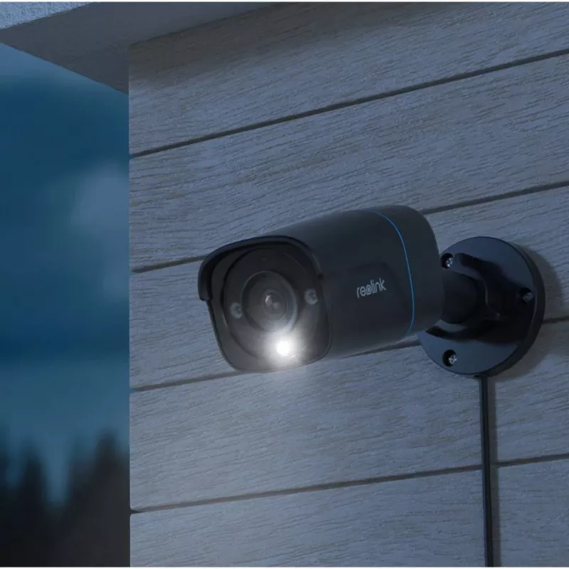 Reolink P330 4K IP bezpečnostná kamera, 8 MP 3840 x 2160, do interiéru aj exteriéru, vstavaný mikrofón, nočné videnie 30 m, čierna
