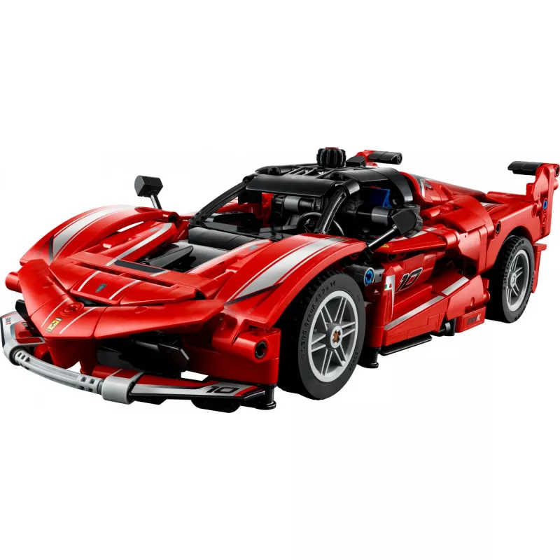 LEGO Technic Ferrari FXX K model v mierke 1:10, 897 dielov, od 10 rokov