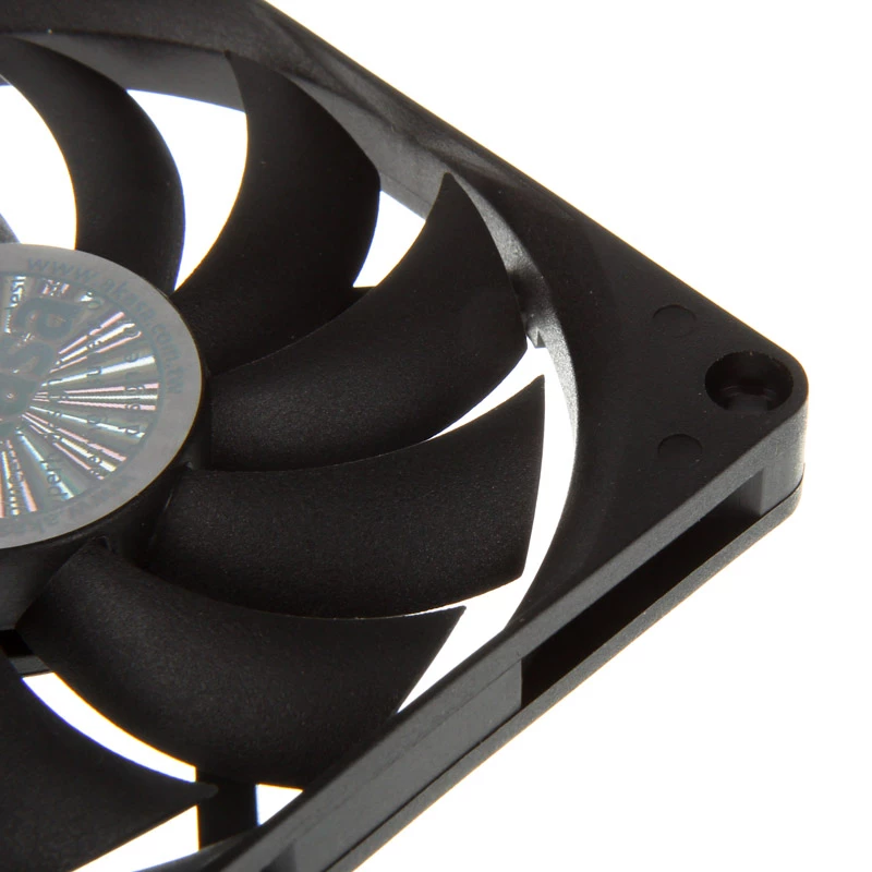 AKASA AK-FN076 80 mm ventilátor do skrine - čierny