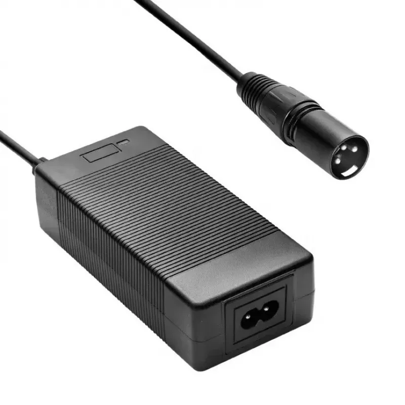 Akyga AK-EV-01 nabíjačka batérie pre e-bike pre 24 V batérie, 29,4 V / 2 A, 60 W, XLR konektor