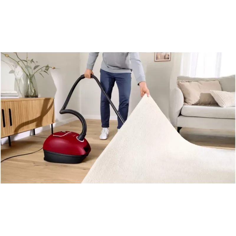 Vysávač Bosch BGB 41RD3H — 600 W, 4 l vrecko, HEPA filter, 11 m akčný rádius, teleskopická trubica, červený