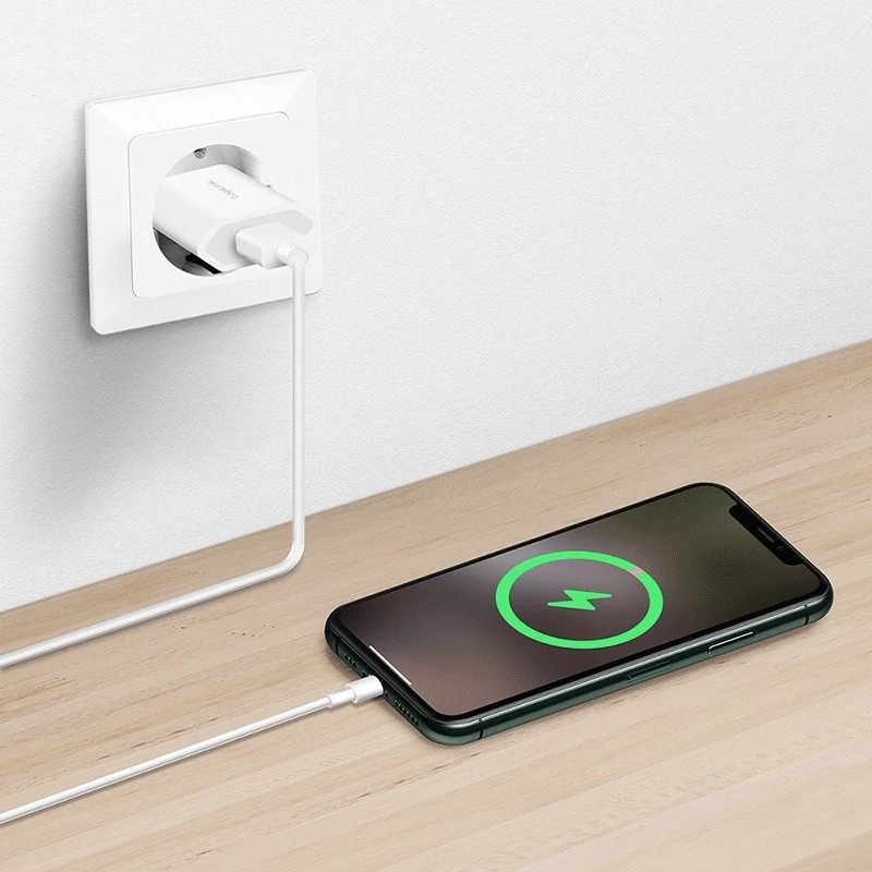 USB-A zásuvkový adaptér, 5W, 5V/1A, 1xUSB-A biely