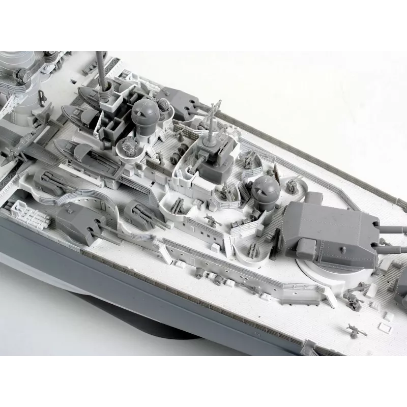 Plastový model lode REVELL Tirpitz mierka 1:350