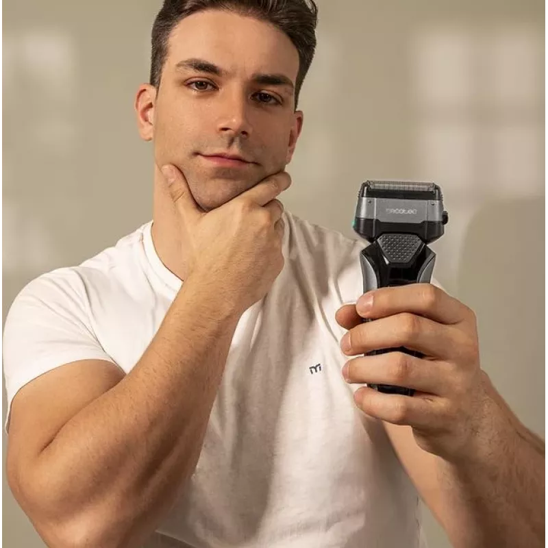 Elektrický holiaci strojček CECOTEC PrecisionCare X-Trimm Triple Shaver — 3 čepele, vodotesný