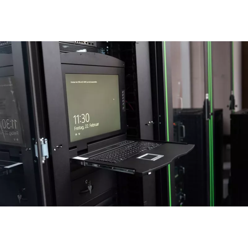 KVM konzola Digitus 19 palcov LCD 8-port VGA US klávesnica