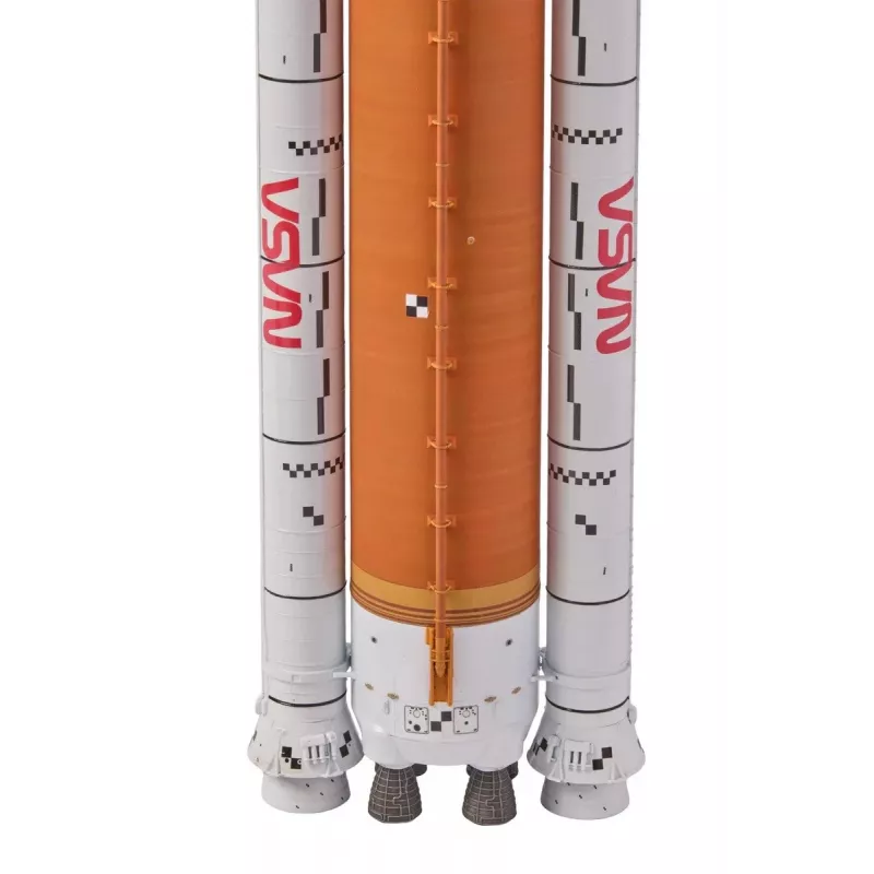 Plastový model Artemis Space Launch System