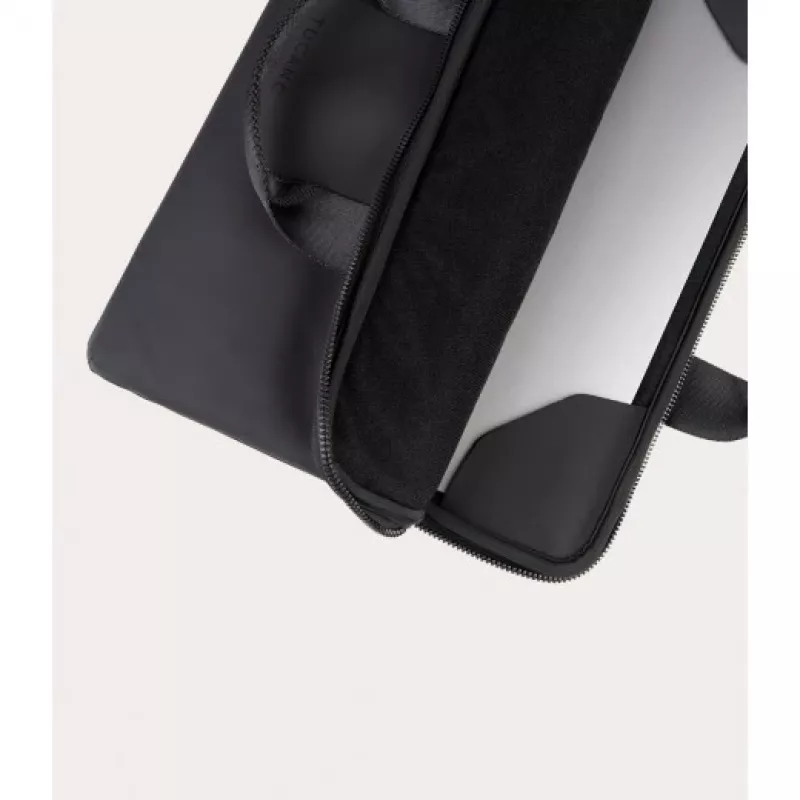 TUCANO GOMMO Slim taška na notebook pre notebook 15,6 inch MacBook Pro 16 čierna - Linia tašiek a doplnkov Gommo je vyrobená z materiálu - w