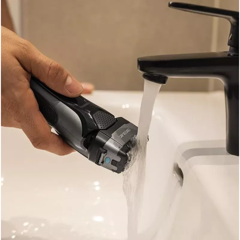 Elektrický holiaci strojček CECOTEC PrecisionCare X-Trimm Triple Shaver — 3 čepele, vodotesný