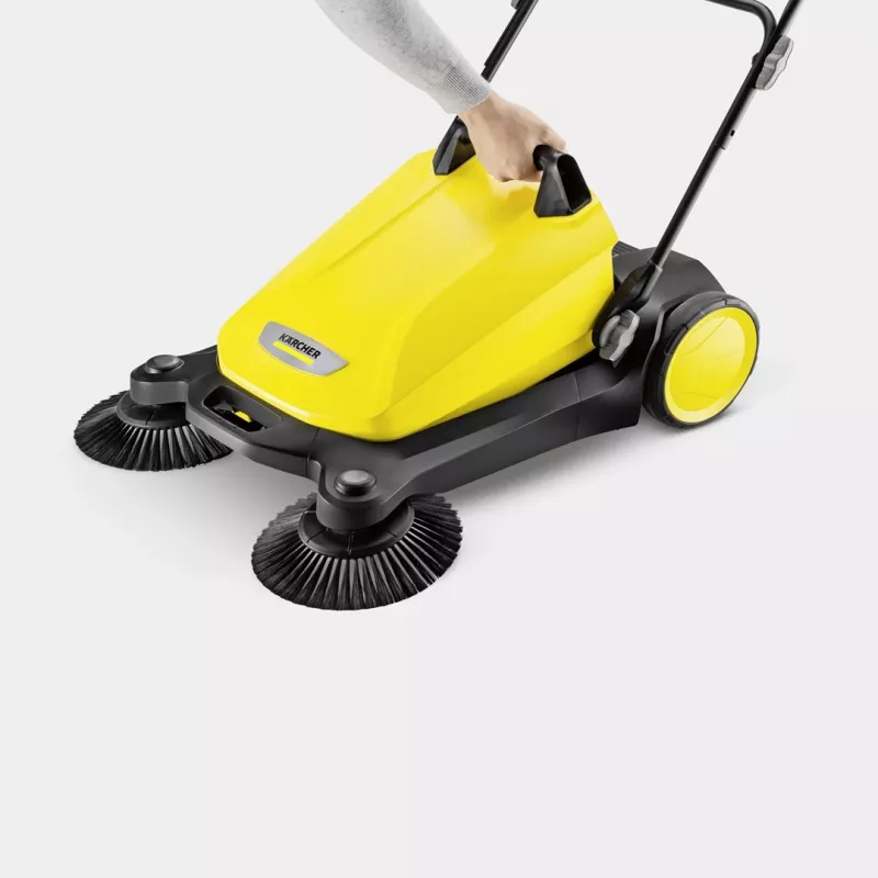 Zametacia kosačka Kärcher S 4 Twin 2-in-1 čierna žltá