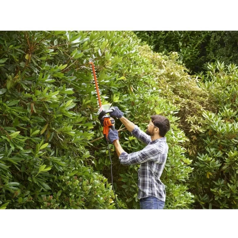 Black & Decker BEHTS301-QS Elektrické nožnice na živý plot s dvojitým nožom
