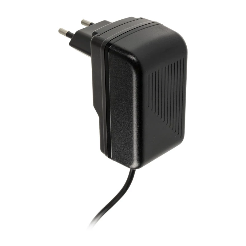 Indoor AC Fast Charger Akasa AK-PK15-02CM — 15W, USB-C 3A, 1.5 m kábel, čierna
