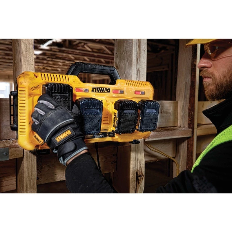 Nabíjačka batérií DeWALT DCB104-QW