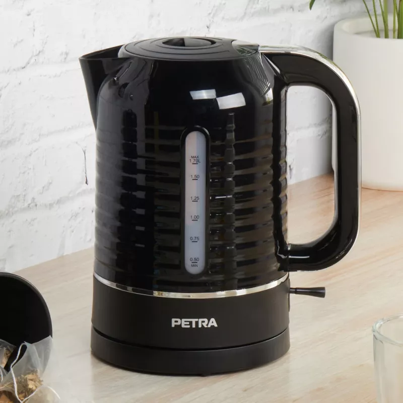 Elektrická rýchlovarná kanvica Petra 1,7 l 3 kW čierna