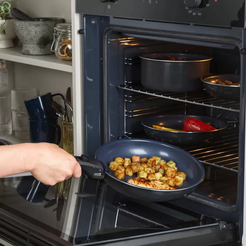 Sada hrncov Russell Hobbs RH03321EU7 — 8-dielna, nepriľnavá, vhodná do umývačky