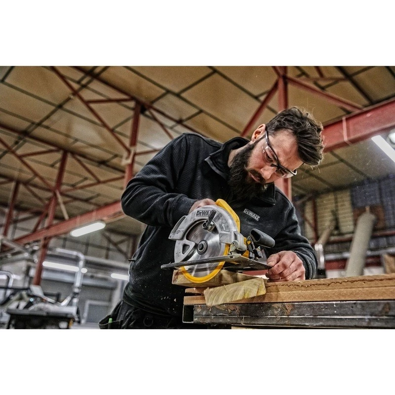 Ručná kotúčová píla DeWALT DWE560, 1350 W, kotúč 184 mm, 5500 ot./min, žltá/čierna