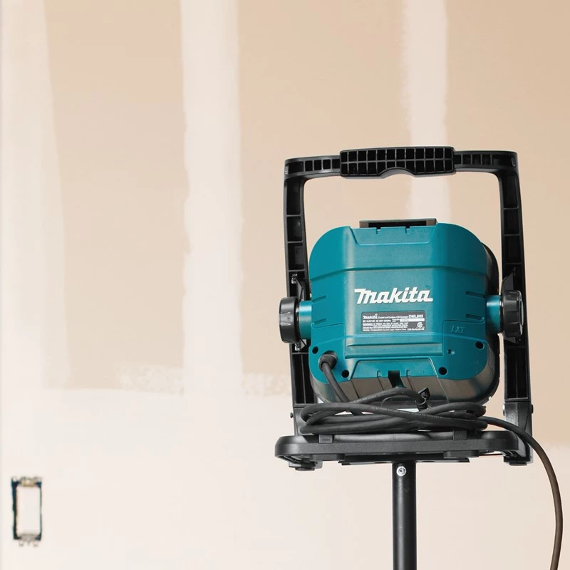 MAKITA SVIETIDLO 18V/14,4V DEADML805 LED 1150lx/750lm +AC NAPÁJANIE
