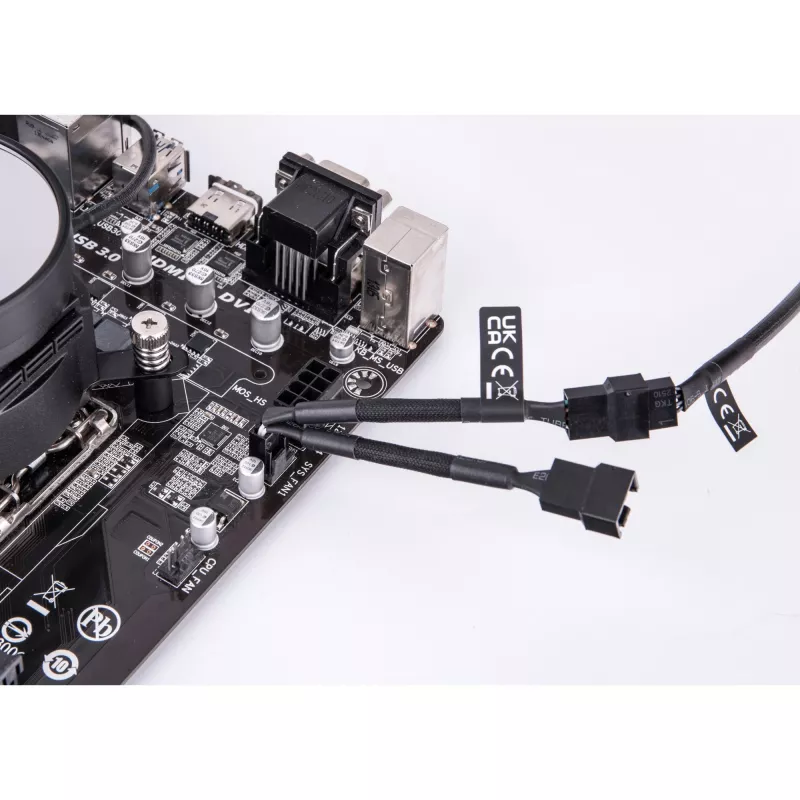 PWM kábel Y pre ventilátory THERMALTAKE Tt Mod AC-060-CO1OTN-F1 4-Pin, balenie 3 ks