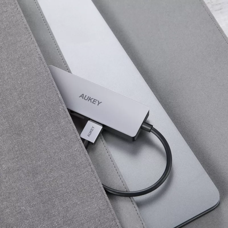 USB hub Aukey CB-H36 — 4-port USB 3.2 Gen 1 Type-A, host USB 2.0, 5000 Mbit/s, hliník strieborný