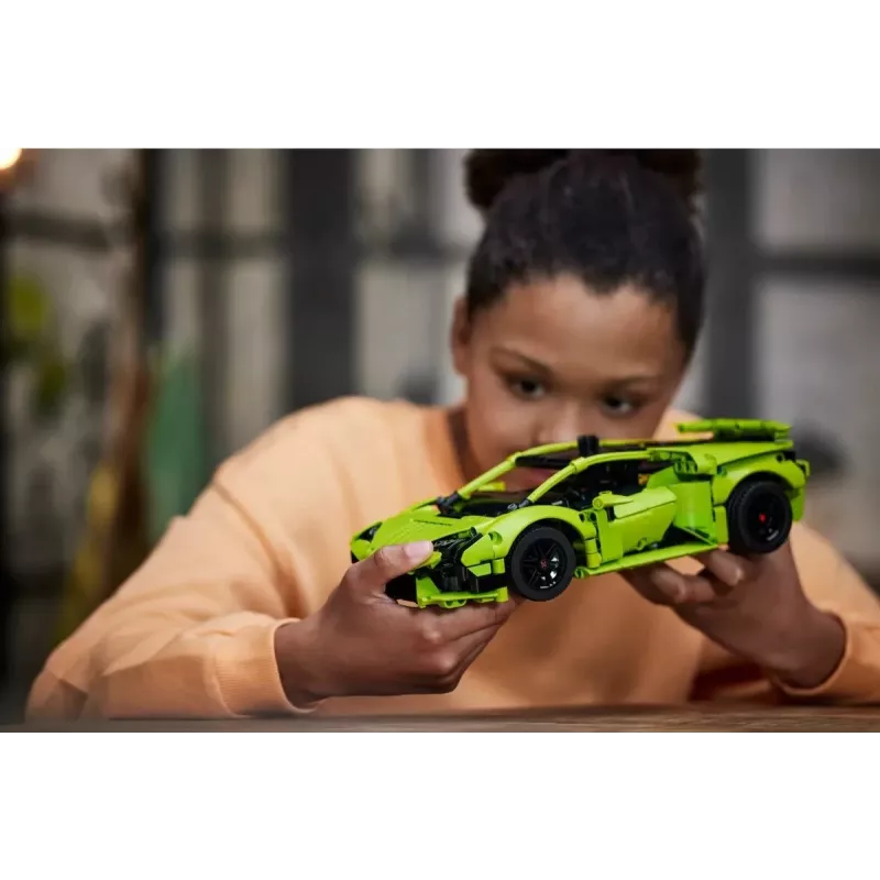 LEGO Technic stavebnica konštrukčného modelu Lamborghini Huracán Tecnica v mierke 1:10, 806 dielov, vek 9+