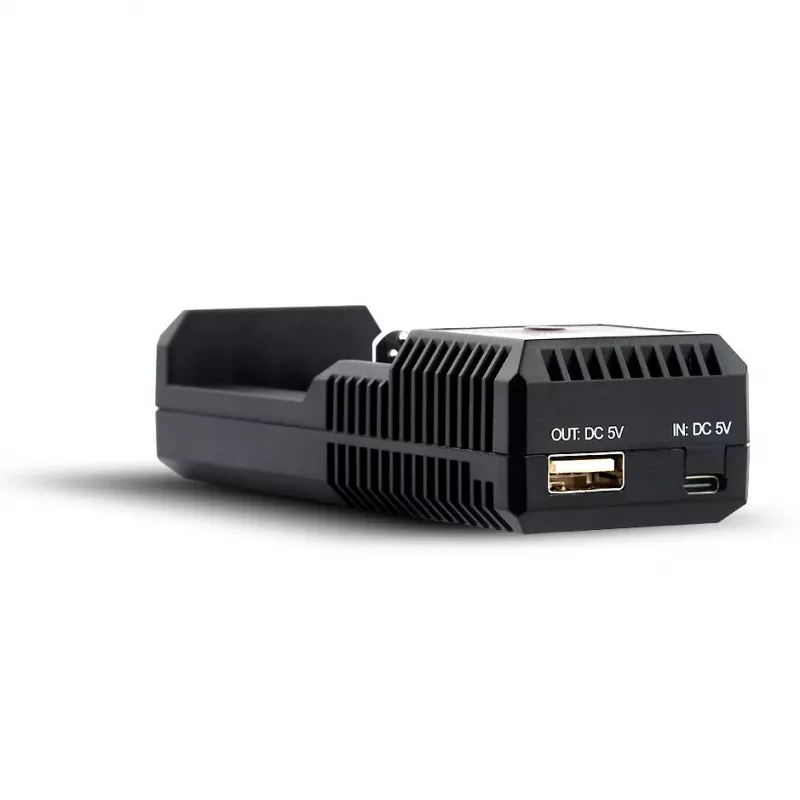 everActive UC-100C univerzálna nabíjačka batérií s funkciou powerbanky, USB-C