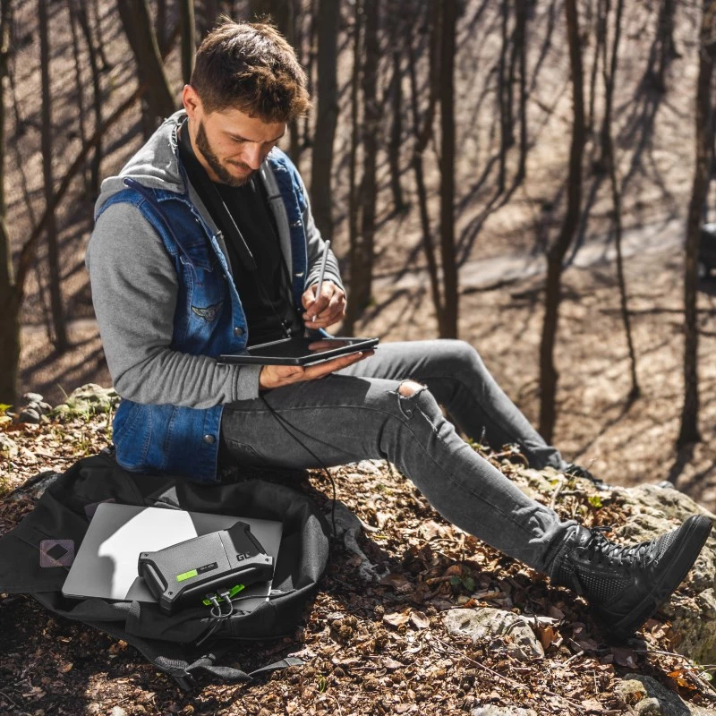 Powerbank Green Cell CJSGC01 — 16000 mAh LiPo, USB-C PD 60 W, QC 3.0, 80 W celkový výstup, IP64, integrovaný displej a baterka, USB-C + 2x USB-A, 12 V výstup