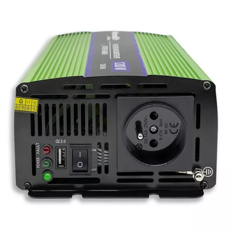Automobilový menič Qoltec Monolith 1200 W zelený 12 V